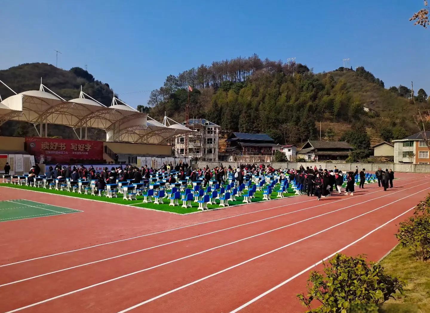 长春市硅PU学校塑胶跑道 - 价格